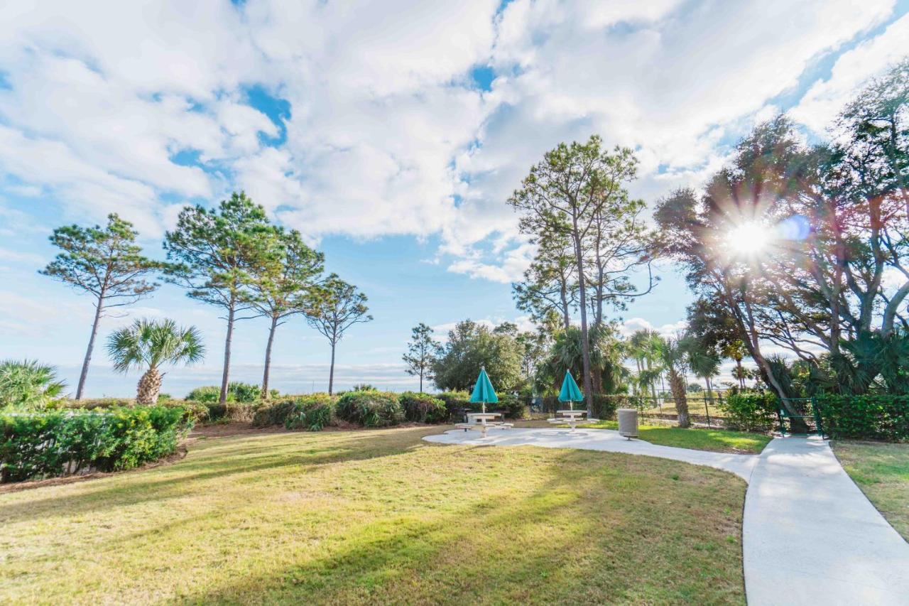 הילטון הד איילנד Stunning Views!!-Oceanfront Villa-Heated Pool-Private Balcony-Tiki Bar-Walk To Coligny Plaza מראה חיצוני תמונה