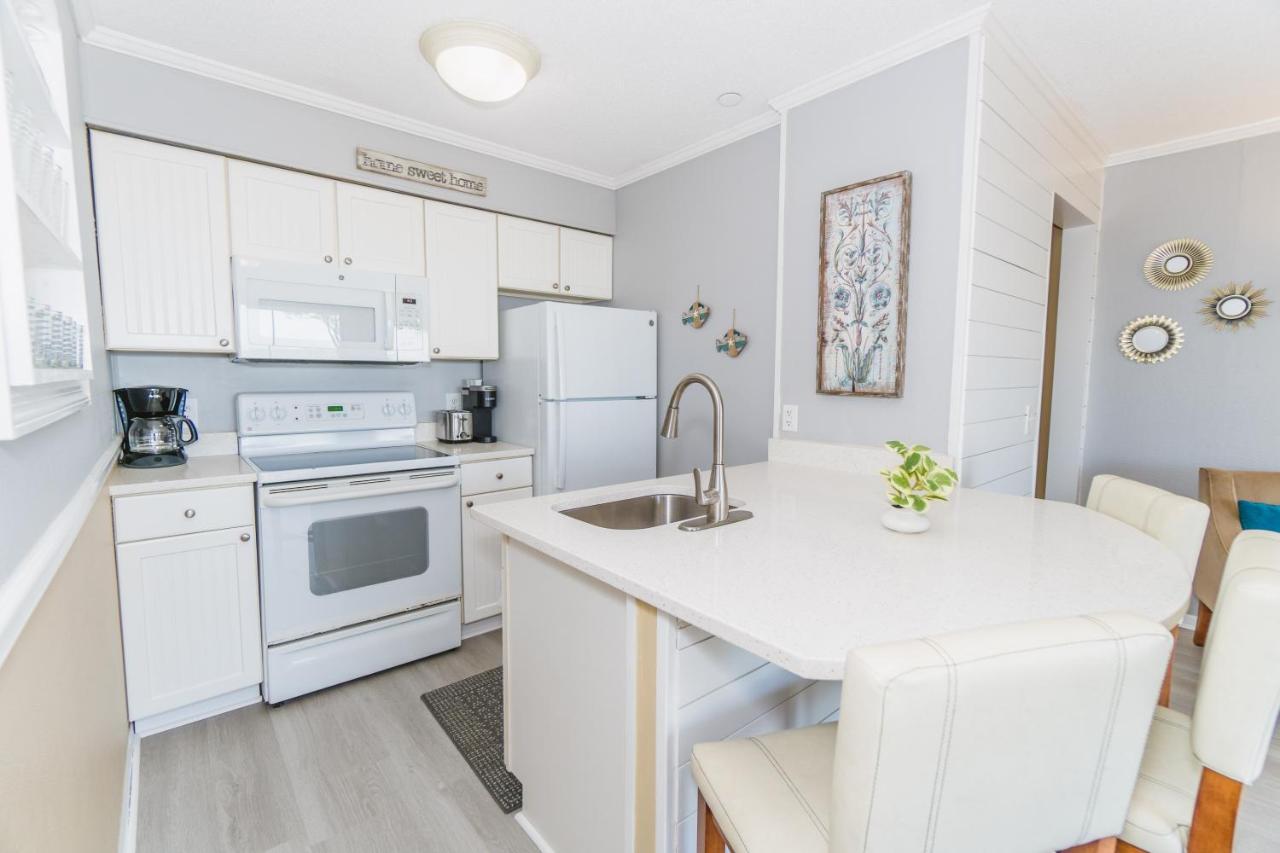 הילטון הד איילנד Stunning Views!!-Oceanfront Villa-Heated Pool-Private Balcony-Tiki Bar-Walk To Coligny Plaza מראה חיצוני תמונה